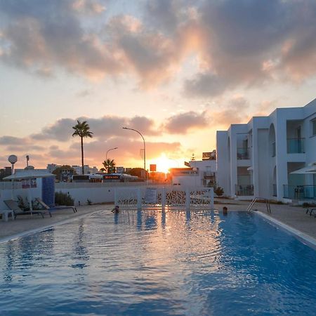 Kaos Hotel Apartments Ayia Napa Exterior foto