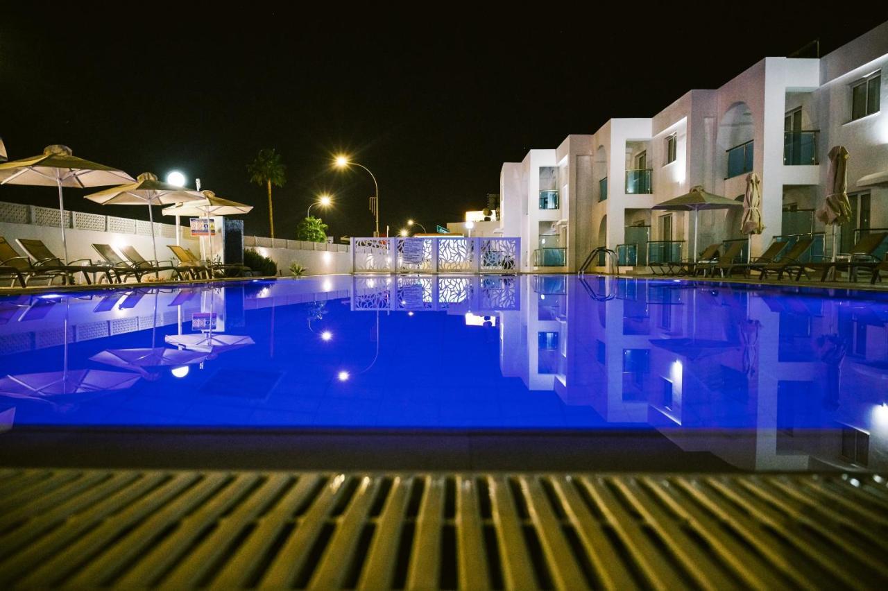 Kaos Hotel Apartments Ayia Napa Exterior foto