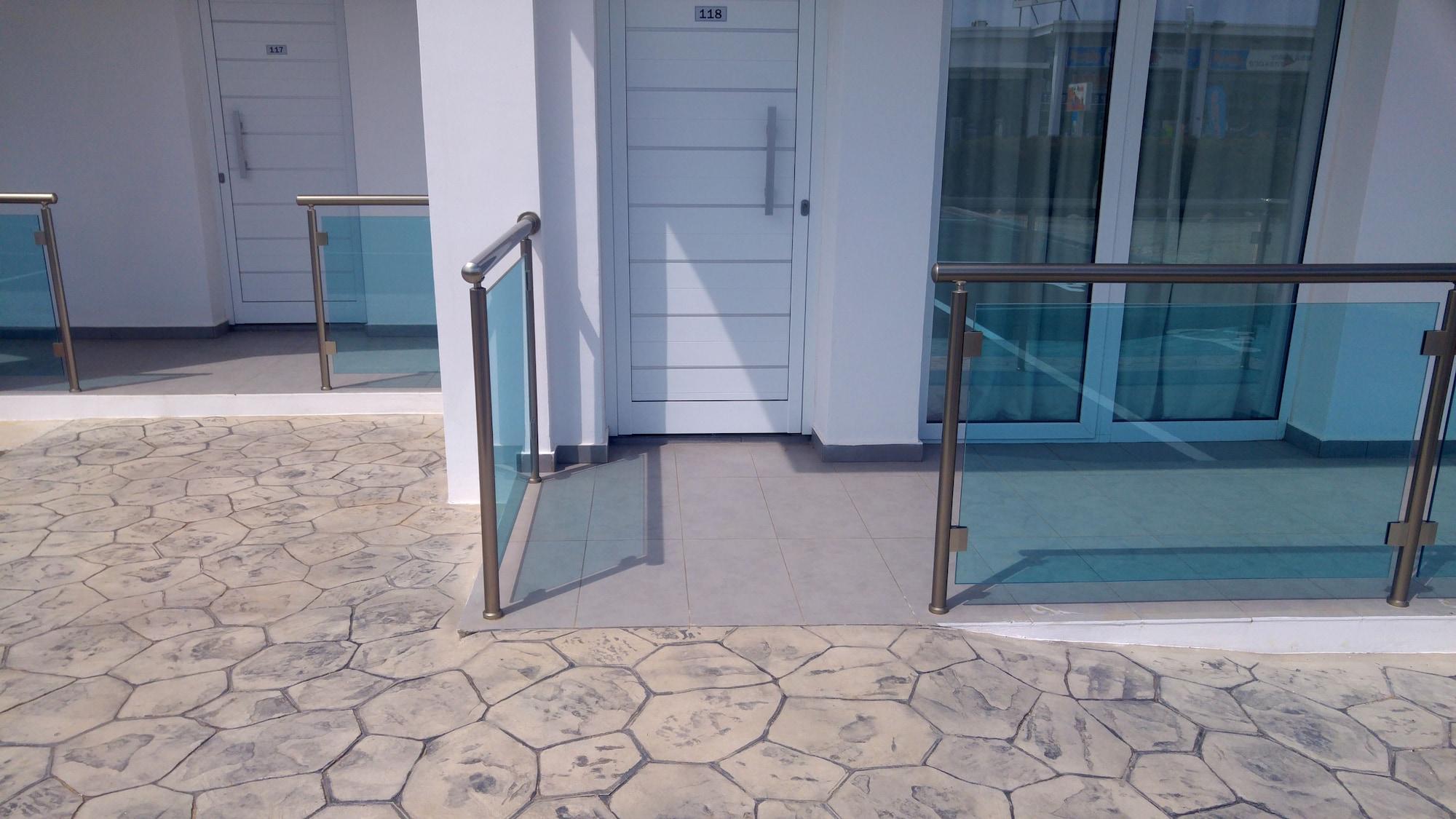 Kaos Hotel Apartments Ayia Napa Exterior foto